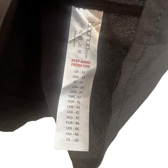 Boohoo Black Sleeveless Peplum Blouse - Size 18 - Picture 3 of 6